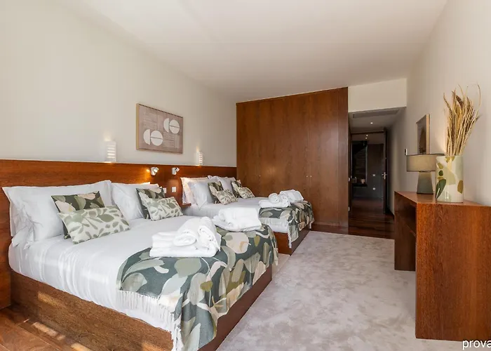 Ponte De Lima Pool & Golf